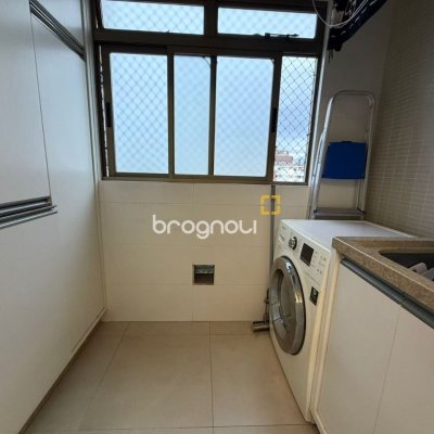Apartamento com 83m², 3 quartos (sendo 1 suíte), 1 garagem, no bairro Estreito em Florianópolis