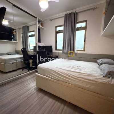 Apartamento com 83m², 3 quartos (sendo 1 suíte), 1 garagem, no bairro Estreito em Florianópolis