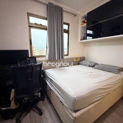 Apartamento com 83m², 3 quartos (sendo 1 suíte), 1 garagem, no bairro Estreito em Florianópolis