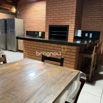 Apartamento com 83m², 3 quartos (sendo 1 suíte), 1 garagem, no bairro Estreito em Florianópolis