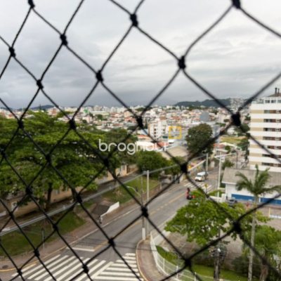 Apartamento com 83m², 3 quartos (sendo 1 suíte), 1 garagem, no bairro Estreito em Florianópolis