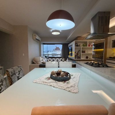 Apartamento com 83m², 3 quartos (sendo 1 suíte), 1 garagem, no bairro Estreito em Florianópolis