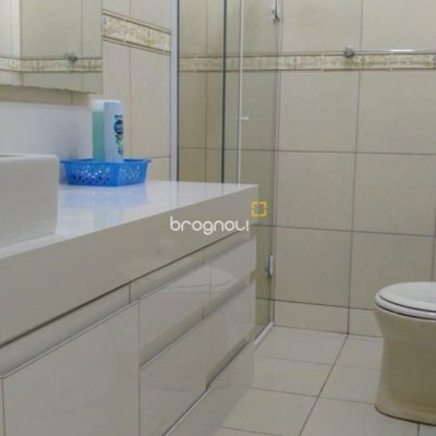 Casa com 170m², 3 quartos (sendo 1 suíte), 2 garagens, no bairro Itacorubi em Florianópolis