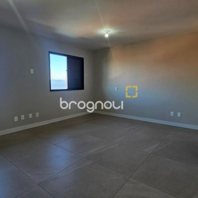Cobertura com 183m², 3 quartos (sendo 1 suíte), 2 garagens, no bairro João Paulo em Florianópolis