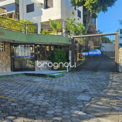 Cobertura com 183m², 3 quartos (sendo 1 suíte), 2 garagens, no bairro João Paulo em Florianópolis
