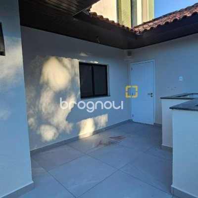 Cobertura com 183m², 3 quartos (sendo 1 suíte), 2 garagens, no bairro João Paulo em Florianópolis