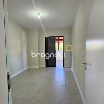Cobertura com 183m², 3 quartos (sendo 1 suíte), 2 garagens, no bairro João Paulo em Florianópolis