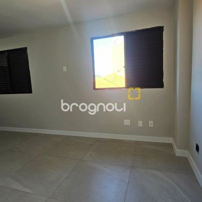 Cobertura com 183m², 3 quartos (sendo 1 suíte), 2 garagens, no bairro João Paulo em Florianópolis