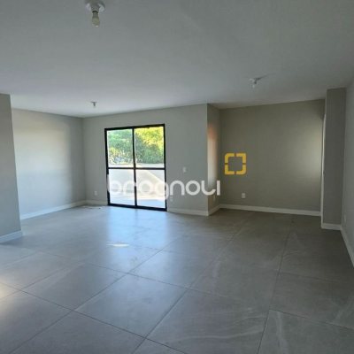 Cobertura com 183m², 3 quartos (sendo 1 suíte), 2 garagens, no bairro João Paulo em Florianópolis