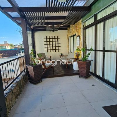 Cobertura com 183m², 3 quartos (sendo 1 suíte), 2 garagens, no bairro João Paulo em Florianópolis