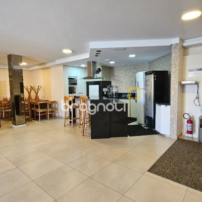 Cobertura com 183m², 3 quartos (sendo 1 suíte), 2 garagens, no bairro João Paulo em Florianópolis