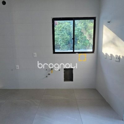Cobertura com 183m², 3 quartos (sendo 1 suíte), 2 garagens, no bairro João Paulo em Florianópolis