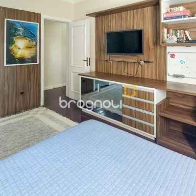 Casa com 265m², 4 quartos (sendo 2 suítes), 2 garagens, no bairro Campeche em Florianópolis