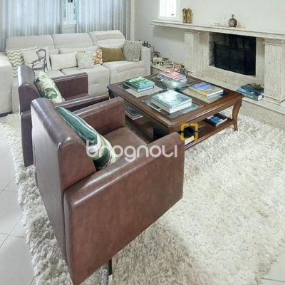 Casa com 265m², 4 quartos (sendo 2 suítes), 2 garagens, no bairro Campeche em Florianópolis