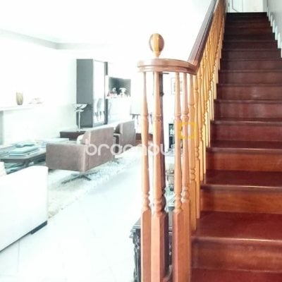 Casa com 265m², 4 quartos (sendo 2 suítes), 2 garagens, no bairro Campeche em Florianópolis