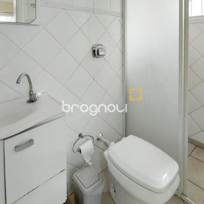 Casa com 265m², 4 quartos (sendo 2 suítes), 2 garagens, no bairro Campeche em Florianópolis