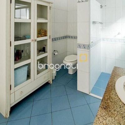 Casa com 265m², 4 quartos (sendo 2 suítes), 2 garagens, no bairro Campeche em Florianópolis