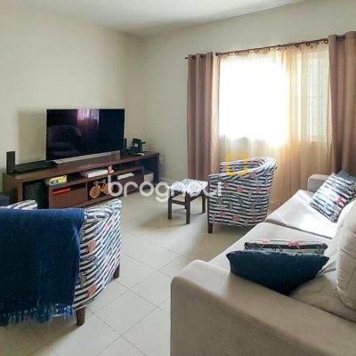 Casa com 265m², 4 quartos (sendo 2 suítes), 2 garagens, no bairro Campeche em Florianópolis