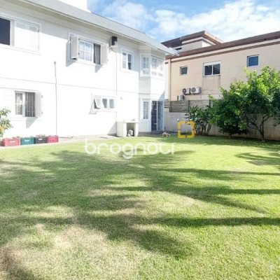Casa com 265m², 4 quartos (sendo 2 suítes), 2 garagens, no bairro Campeche em Florianópolis