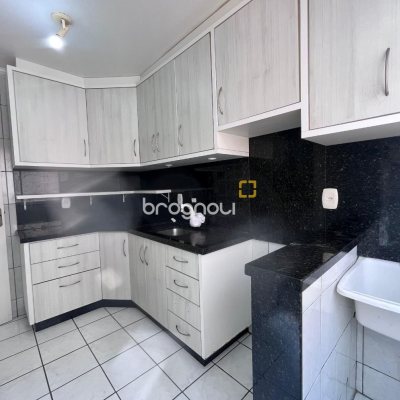 Apartamento com 54m², 2 quartos, 1 garagem, no bairro Roçado em São José