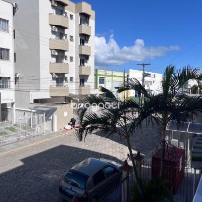 Apartamento com 54m², 2 quartos, 1 garagem, no bairro Roçado em São José