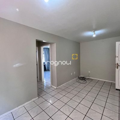 Apartamento com 54m², 2 quartos, 1 garagem, no bairro Roçado em São José