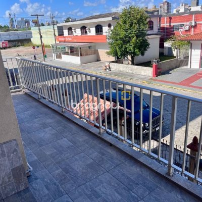Apartamento com 54m², 2 quartos, 1 garagem, no bairro Roçado em São José