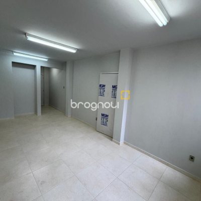 Sala com 28m², no bairro Centro em Florianópolis