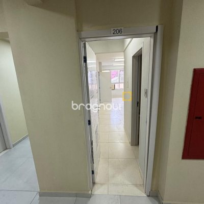 Sala com 28m², no bairro Centro em Florianópolis