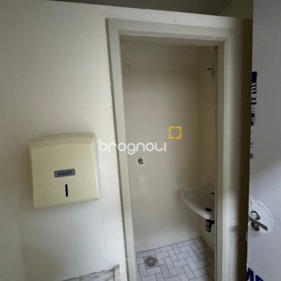 Sala com 28m², no bairro Centro em Florianópolis