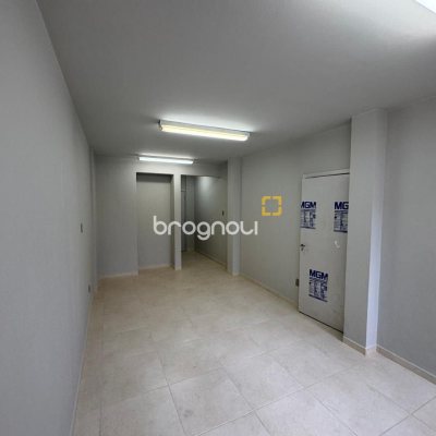 Sala com 28m², no bairro Centro em Florianópolis
