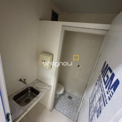 Sala com 28m², no bairro Centro em Florianópolis