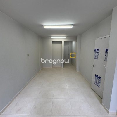 Sala com 28m², no bairro Centro em Florianópolis
