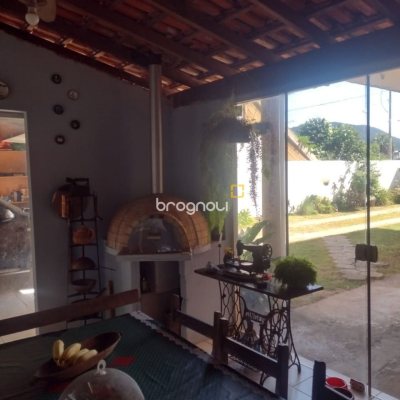 Casa com 140m², 5 quartos (sendo 5 suítes), 3 garagens, no bairro Rio Vermelho em Florianópolis