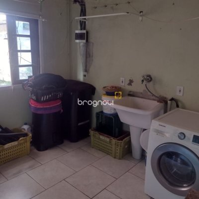 Casa com 140m², 5 quartos (sendo 5 suítes), 3 garagens, no bairro Rio Vermelho em Florianópolis