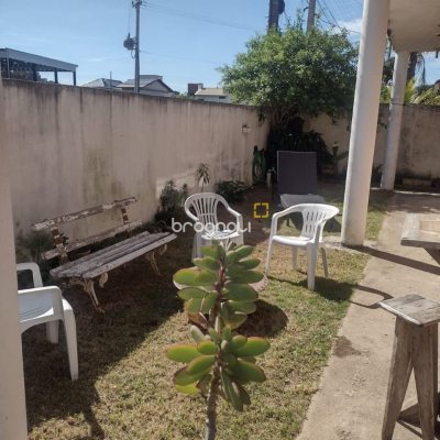 Casa com 140m², 5 quartos (sendo 5 suítes), 3 garagens, no bairro Rio Vermelho em Florianópolis