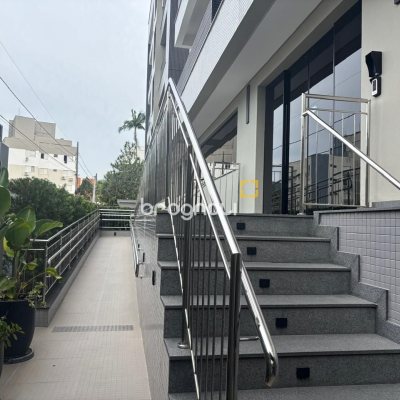 Apartamento com 68m², 2 quartos (sendo 1 suíte), 1 garagem, no bairro Trindade em Florianópolis