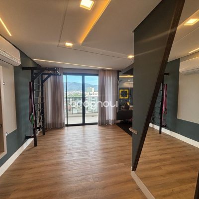 Apartamento com 68m², 2 quartos (sendo 1 suíte), 1 garagem, no bairro Trindade em Florianópolis