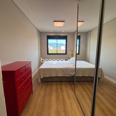 Apartamento com 68m², 2 quartos (sendo 1 suíte), 1 garagem, no bairro Trindade em Florianópolis