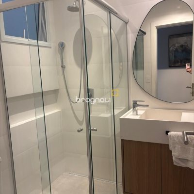 Apartamento com 68m², 2 quartos (sendo 1 suíte), 1 garagem, no bairro Trindade em Florianópolis