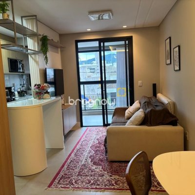 Apartamento com 68m², 2 quartos (sendo 1 suíte), 1 garagem, no bairro Trindade em Florianópolis