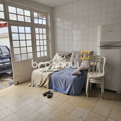 Casa com 200m², 4 quartos (sendo 1 suíte), 3 garagens, no bairro Capoeiras em Florianópolis