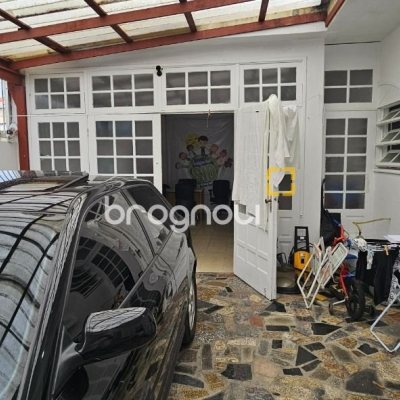 Casa com 200m², 4 quartos (sendo 1 suíte), 3 garagens, no bairro Capoeiras em Florianópolis