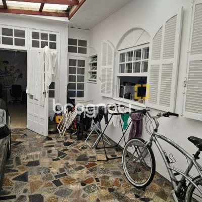 Casa com 200m², 4 quartos (sendo 1 suíte), 3 garagens, no bairro Capoeiras em Florianópolis