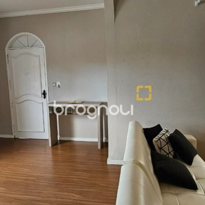 Casa com 200m², 4 quartos (sendo 1 suíte), 3 garagens, no bairro Capoeiras em Florianópolis
