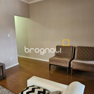 Casa com 200m², 4 quartos (sendo 1 suíte), 3 garagens, no bairro Capoeiras em Florianópolis