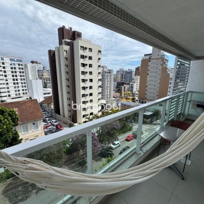 Studio com 52m², 1 quarto, 2 garagens, no bairro Centro em Florianópolis