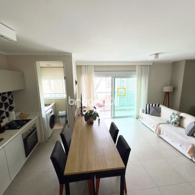 Studio com 52m², 1 quarto, 2 garagens, no bairro Centro em Florianópolis