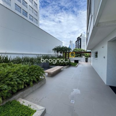 Studio com 52m², 1 quarto, 2 garagens, no bairro Centro em Florianópolis