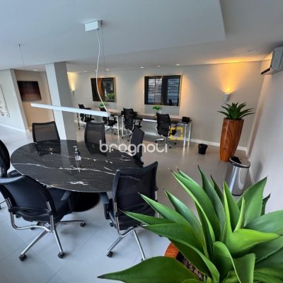 Studio com 52m², 1 quarto, 2 garagens, no bairro Centro em Florianópolis